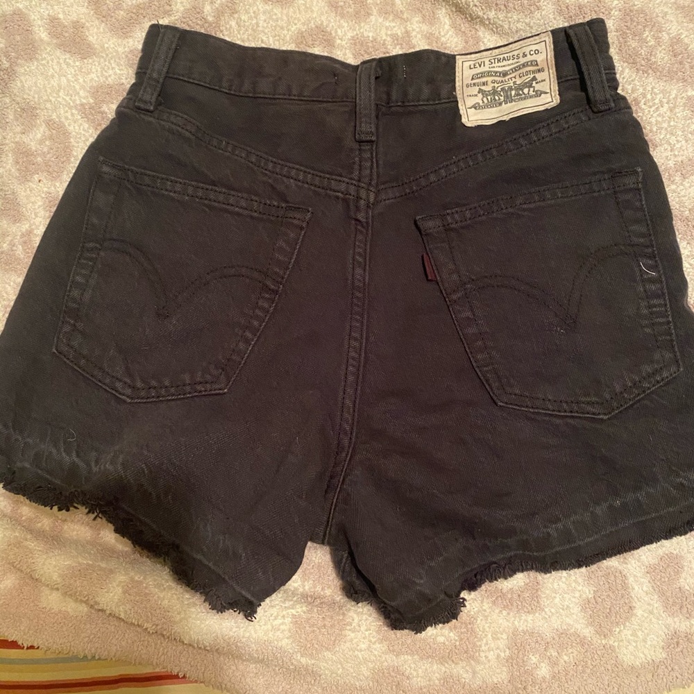 Levi’s Ribcage Short - Picture 3 of 4